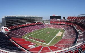 詹姆斯双,表现逆转战,浓眉缺席奇,广州赛马会,广州赛马,赛马活动,马术赛事